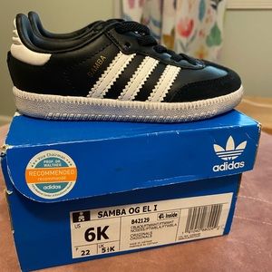 adidas samba toddler size 6 comes with box